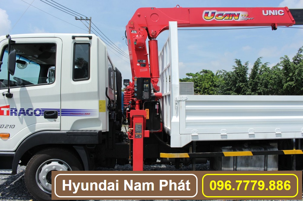 xe tải hd210 gắn cẩu unic 3 tấn